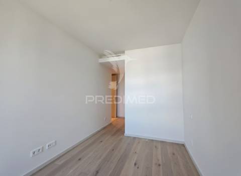 Apartamento t3 novo em parque das nações