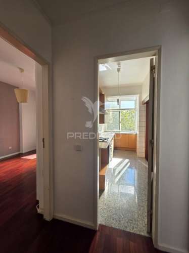 Apartamento t2+1 situado em santa clara, lisboa