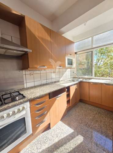 Apartamento t2+1 situado em santa clara, lisboa