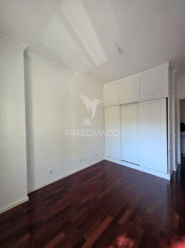 Apartamento t2+1 situado em santa clara, lisboa