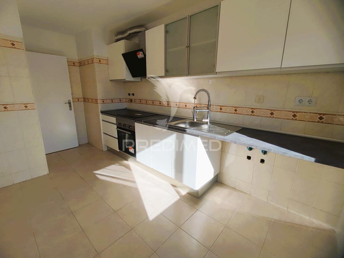 Apartamento t2 renovado, algueirão, mem martins.