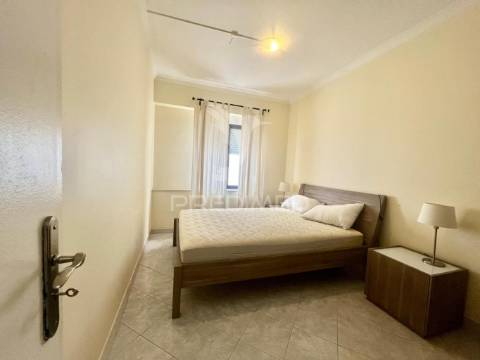 Apartamento t3 com terraço _ 200 metros praia de sesimbra