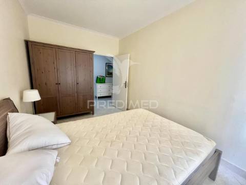 Apartamento t3 com terraço _ 200 metros praia de sesimbra