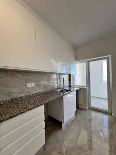 Apartamento t3 luminoso em zona tranquila, perto da praia – portimão
