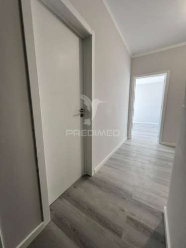 Apartamento t3 luminoso em zona tranquila, perto da praia – portimão