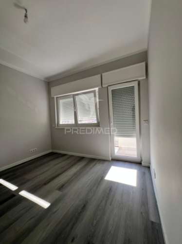 Apartamento t3 luminoso em zona tranquila, perto da praia – portimão
