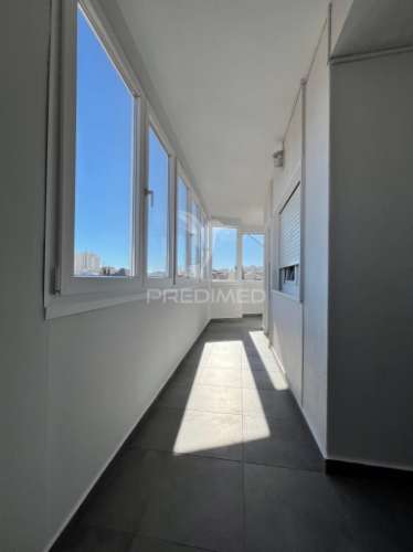 Apartamento t3 luminoso em zona tranquila, perto da praia – portimão