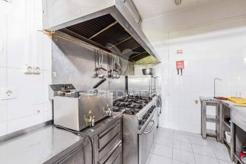 Trespasse – restaurante / churrasqueira totalmente equipado na amadora