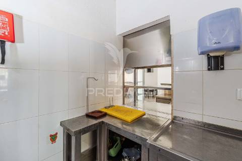 Trespasse – restaurante / churrasqueira totalmente equipado na amadora