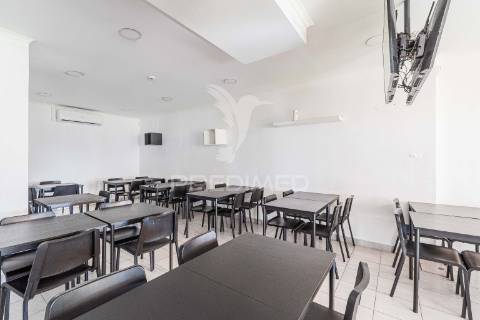 Trespasse – restaurante / churrasqueira totalmente equipado na amadora