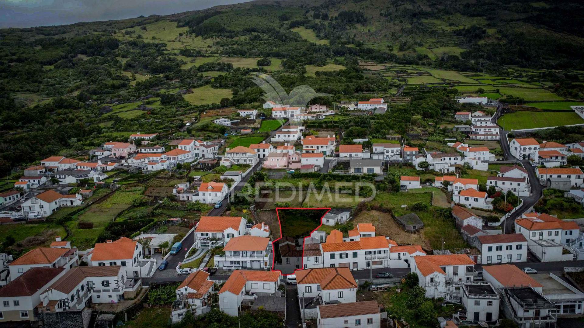 T2 pronto a habitar no centro de são mateus – madalena do pico