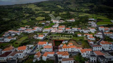 T2 pronto a habitar no centro de são mateus – madalena do pico