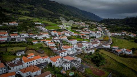 T2 pronto a habitar no centro de são mateus – madalena do pico