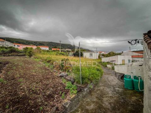 T2 pronto a habitar no centro de são mateus – madalena do pico