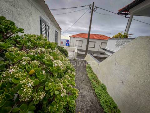T2 pronto a habitar no centro de são mateus – madalena do pico