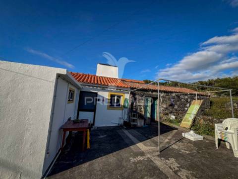 T1 com vista mar, terreno – candelária, madalena do pico