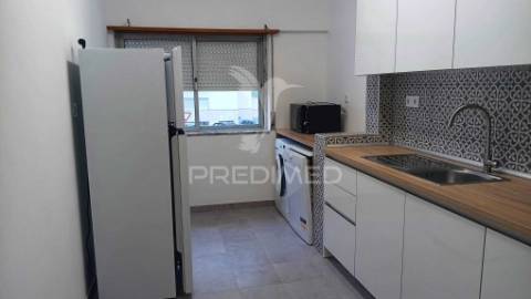 Excelente t2 arrendar próximo praia, no centro de oeiras