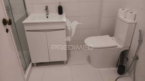 Excelente t2 arrendar próximo praia, no centro de oeiras
