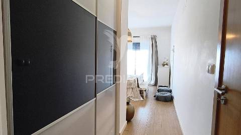 Suíte, duas varandas, dois w.c., arrecadação individual de 25m2