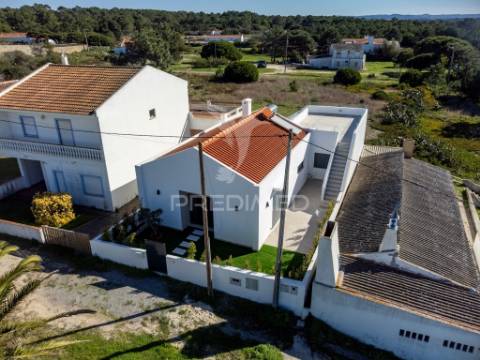 Moradia com terraço com vista para a lagoa e mar