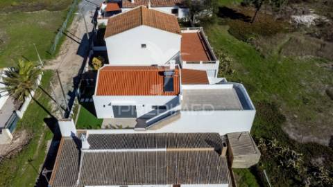 Moradia com terraço com vista para a lagoa e mar