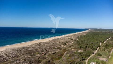 Moradia com terraço com vista para a lagoa e mar