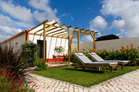 Casa de campo com 3 casas de férias no arelho