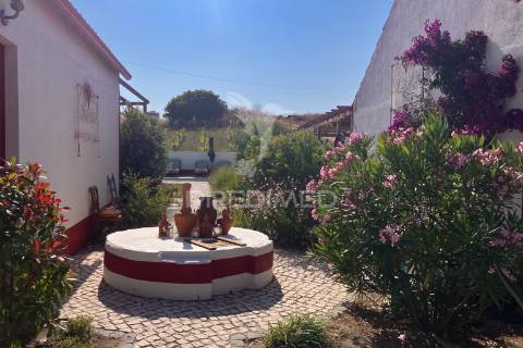 Casa de campo com 3 casas de férias no arelho