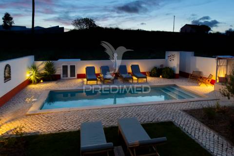 Casa de campo com 3 casas de férias no arelho