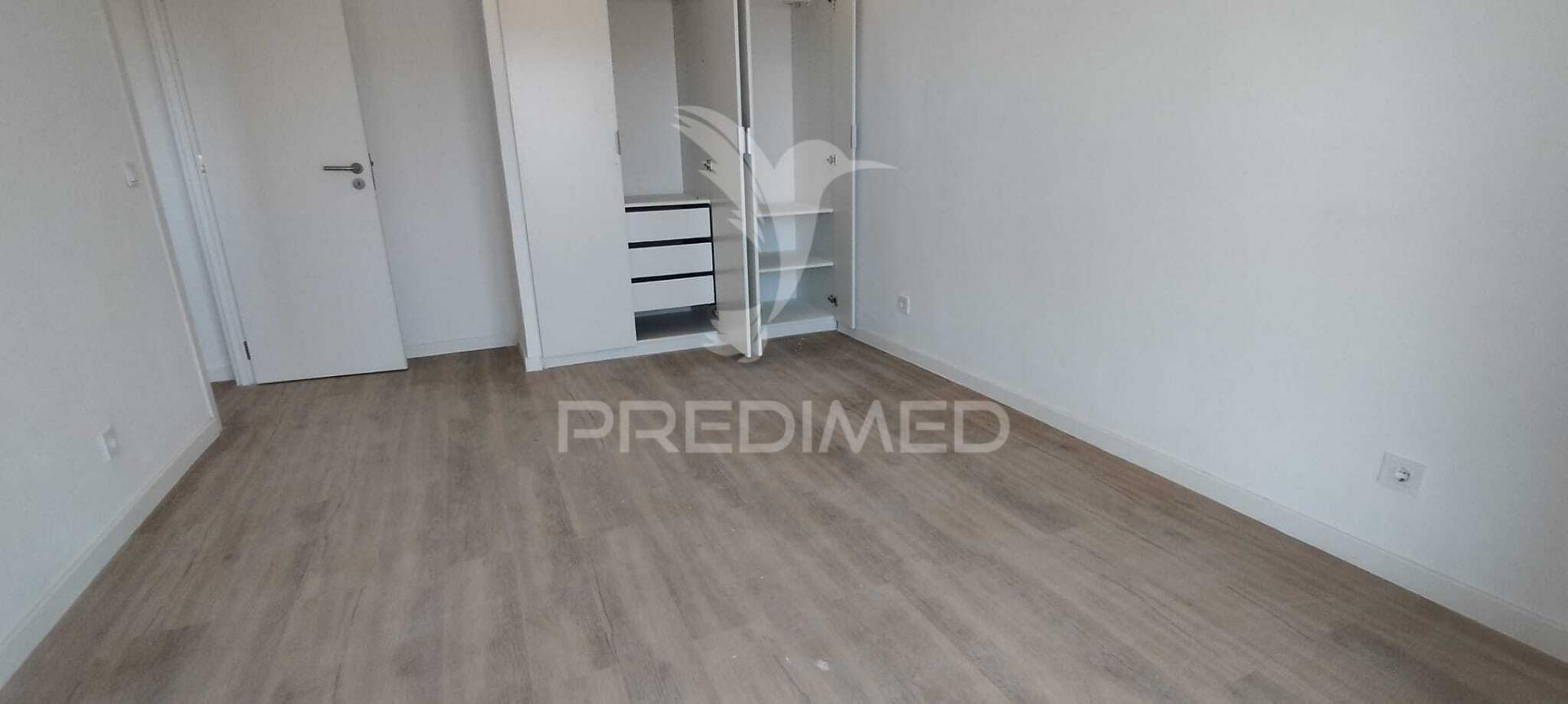 Apartamento t1+1 remodelado em são joão da talha