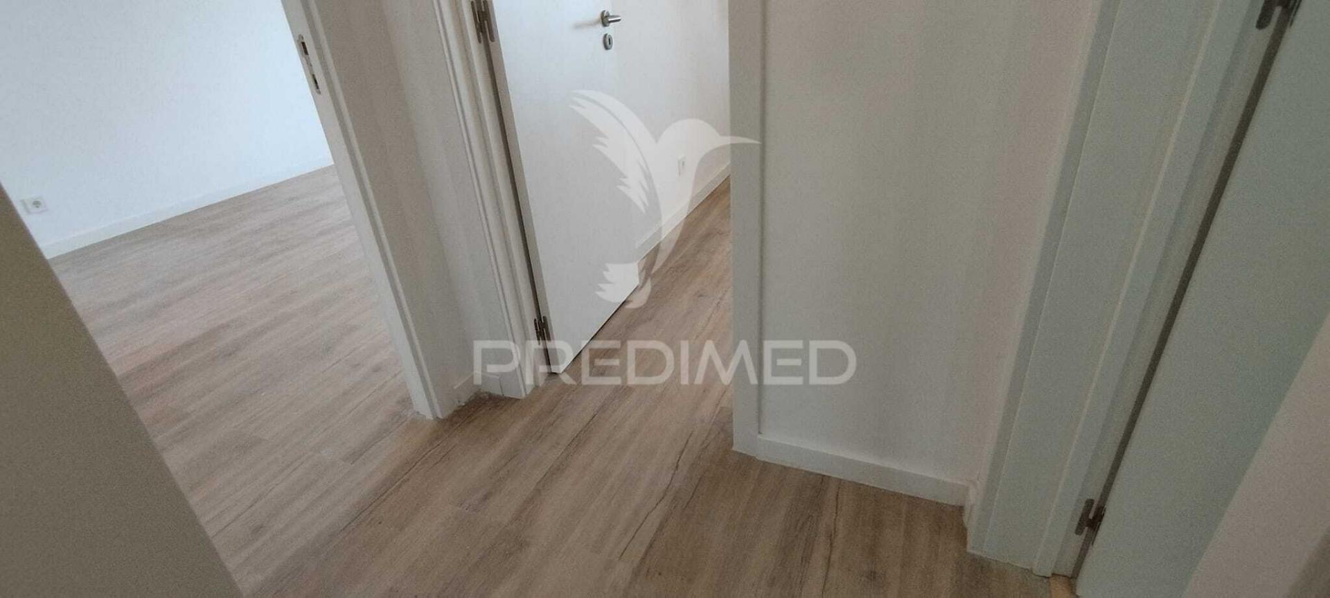 Apartamento t1+1 remodelado em são joão da talha