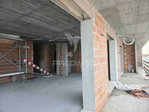 Penthouse t3 novo com piscina privativa