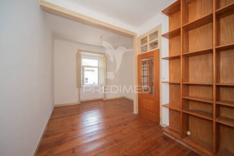Apartamento em lisboa t1 na rua sabino sousa junto jardim paiva couceiro