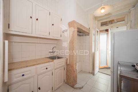 Apartamento em lisboa t1 na rua sabino sousa junto jardim paiva couceiro
