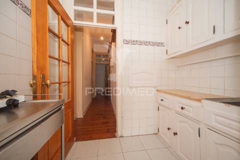 Apartamento em lisboa t1 na rua sabino sousa junto jardim paiva couceiro