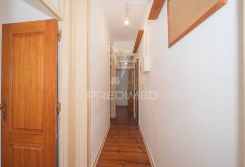 Apartamento em lisboa t1 na rua sabino sousa junto jardim paiva couceiro