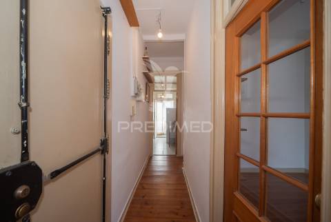 Apartamento em lisboa t1 na rua sabino sousa junto jardim paiva couceiro