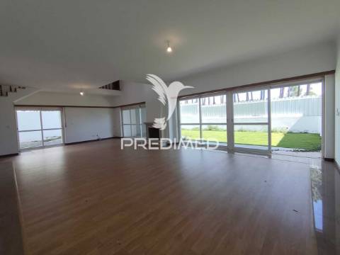 Moradia t4 sesimbra