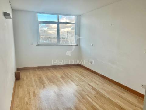 Apartamento t2 duplex _ parque das nações