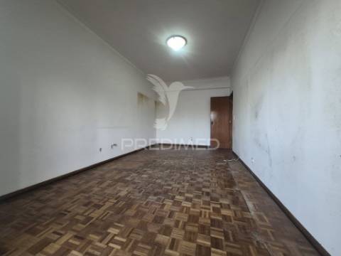 Apartamento t3 em cruz de pau