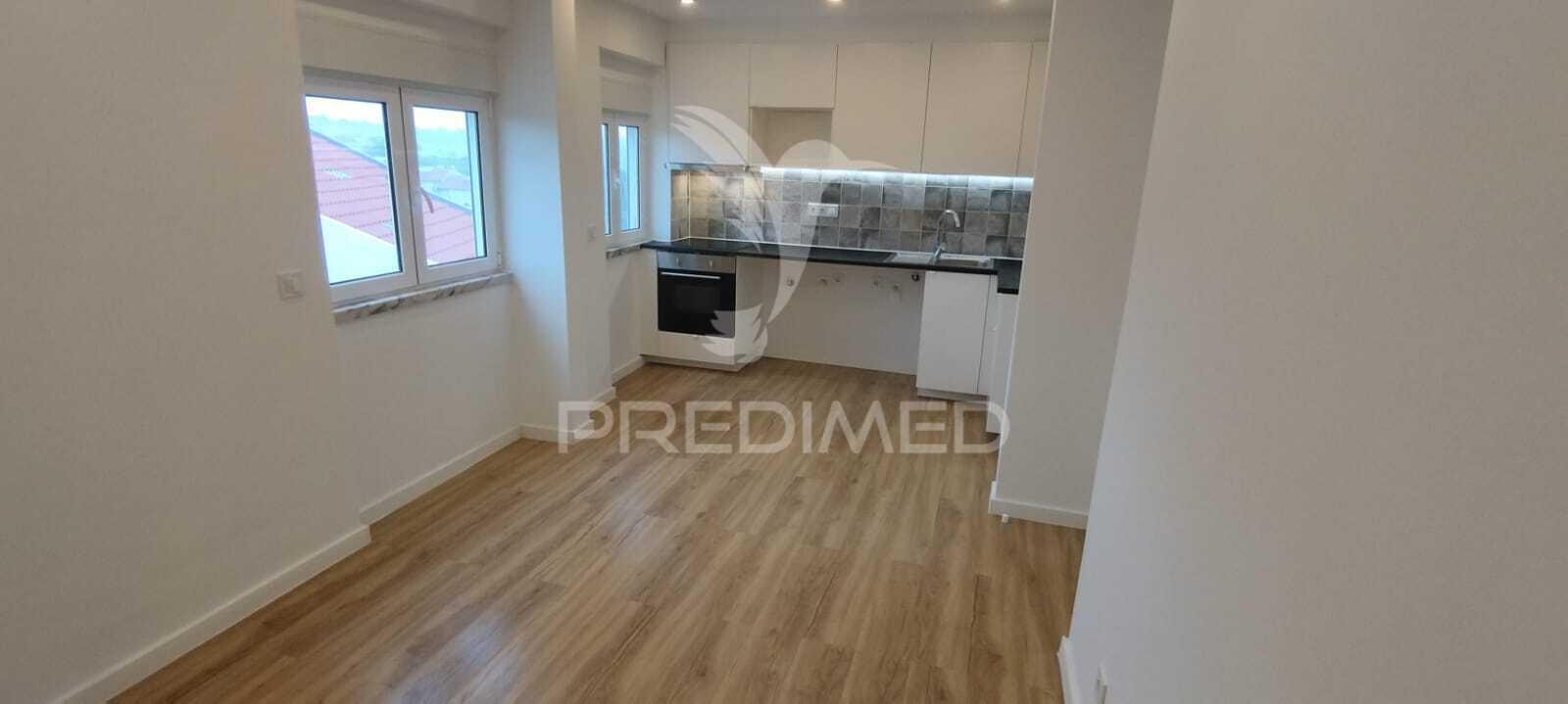 Apartamento t1 remodelado em porto salvo