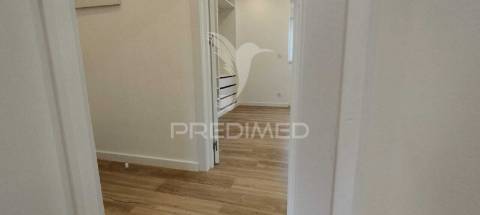 Apartamento t1 remodelado em porto salvo