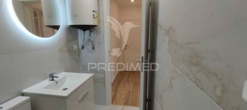 Apartamento t1 remodelado em porto salvo