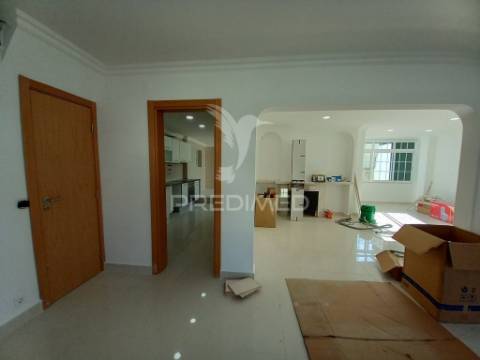 Moradia t3+3 parede