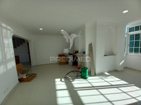 Moradia t3+3 parede