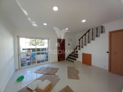 Moradia t3+3 parede
