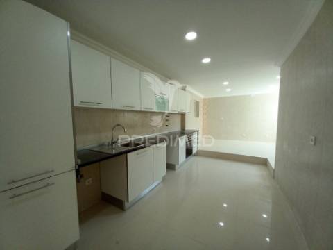 Moradia t3+3 parede