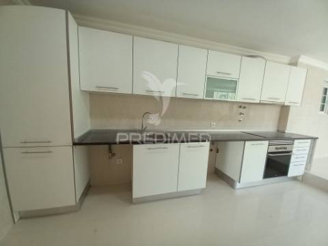 Moradia t3+3 parede