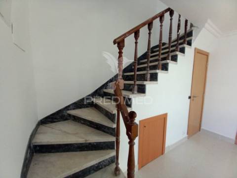 Moradia t3+3 parede