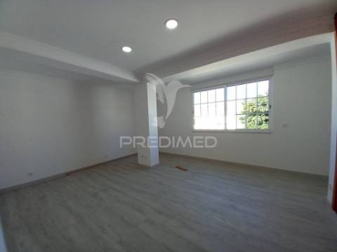 Moradia t3+3 parede
